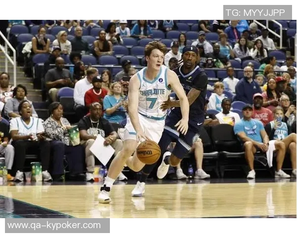 克尼佩尔上半场表现惊艳四号秀10中6三分5中3轻松砍下17分4板2助